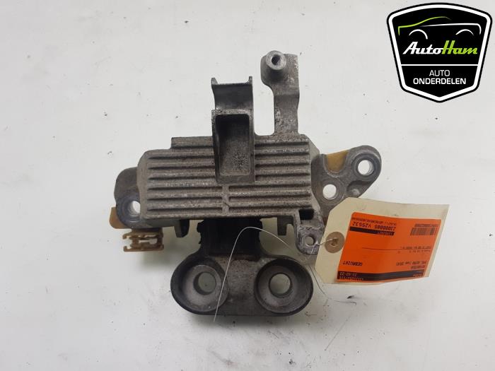 Used Engine mount Opel Astra K Sports Tourer 1.0 Turbo 12V Price € 20,00 Margin scheme offered by AutoHam