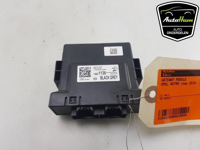 Usados Módulo Gateway Opel Astra K Sports Tourer 1.0 Turbo 12V Precio € 25,00 Norma de margen ofrecido por AutoHam
