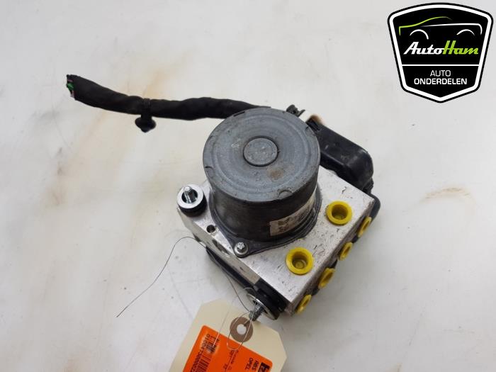 Begagnade ABS-pump Opel Combo Cargo 1.5 CDTI 100 Pris € 70,00 Marginaltabell erbjuds av AutoHam
