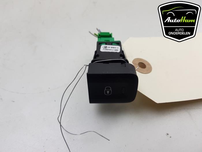 Usados Interruptor Opel Combo Cargo 1.5 CDTI 100 Precio € 5,00 Norma de margen ofrecido por AutoHam