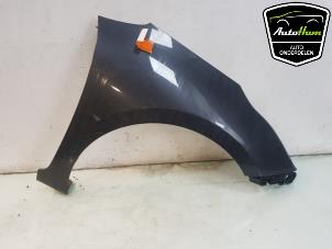 Used Front wing, right Kia Cee'd (JDB5) 1.6 GDI 16V Price on request offered by AutoHam