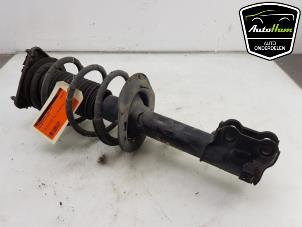 Used Fronts shock absorber, left Kia Cee'd (JDB5) 1.6 GDI 16V Price € 30,00 Margin scheme offered by AutoHam