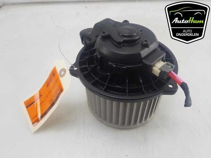 Silnik wentylatora nagrzewnicy z Kia Picanto (JA) 1.0 12V 2019