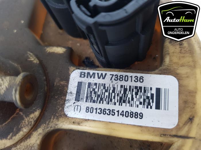 Bomba de alimentación de un BMW X5 (F15) xDrive 40d 3.0 24V 2015