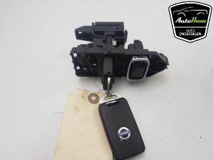 Usados Cerradura de contacto y llave Volvo XC60 I (DZ) 2.0 T5 16V Precio € 35,00 Norma de margen ofrecido por AutoHam
