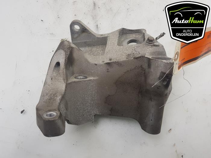 Used Engine mount Volvo XC60 I (DZ) 2.0 T5 16V Price € 15,00 Margin scheme offered by AutoHam