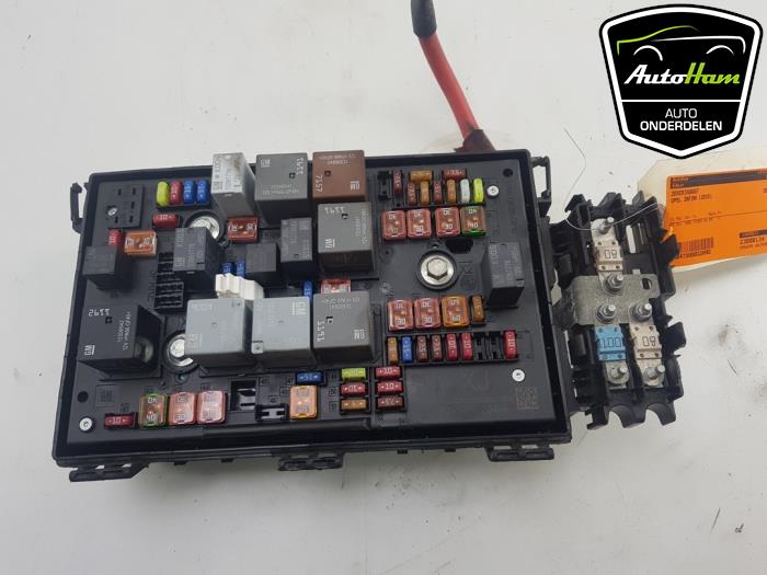 Fuse box Opel Zafira Tourer 2.0 CDTI 16V 130 Ecotec 13449211 GM