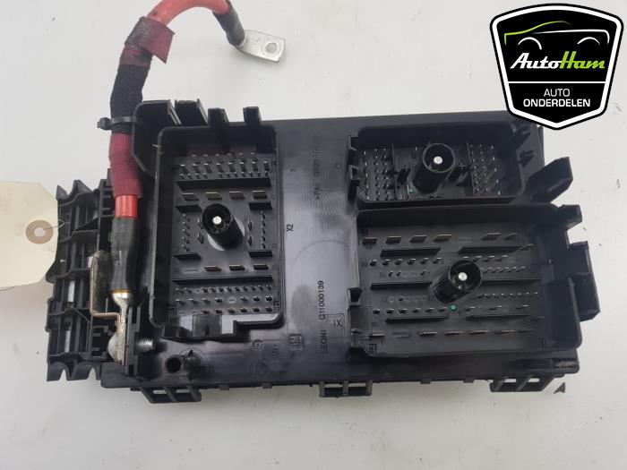 Fuse box Opel Zafira Tourer 2.0 CDTI 16V 130 Ecotec 13449211 GM
