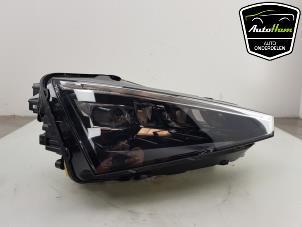 Used Headlight, right Skoda Scala 1.6 TDI Price on request offered by AutoHam