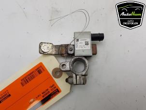 Begagnade Batterisensor Opel Astra J Sports Tourer (PD8/PE8/PF8) 1.3 CDTI 16V ecoFlex Pris € 15,00 Marginaltabell erbjuds av AutoHam