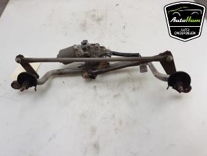 Used Wiper motor + mechanism Toyota Verso 1.8 16V VVT-i Price € 75,00 Margin scheme offered by AutoHam