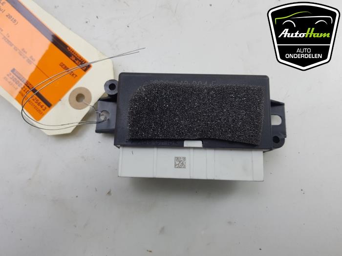 PDC Module from a Volkswagen Polo V (6R) 1.4 TDI 12V 90 2015