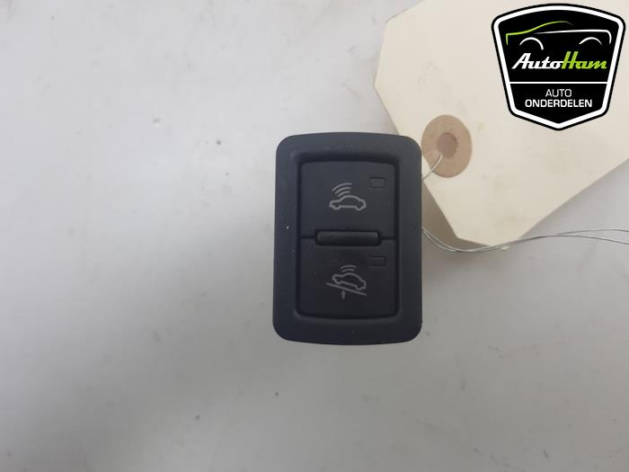 Usados Interruptor Audi Q7 (4LB) 3.0 TDI V6 24V Precio € 10,00 Norma de margen ofrecido por AutoHam