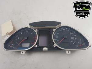 Used Instrument panel Audi Q7 (4LB) 3.0 TDI V6 24V Price on request offered by AutoHam