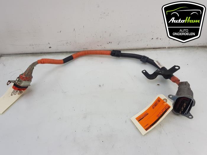 Cable high-voltage from a Toyota Auris Touring Sports (E18) 1.8 16V Hybrid 2016