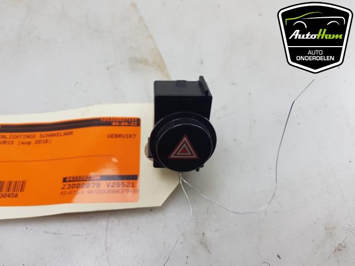 Panic lighting switch from a Toyota Auris Touring Sports (E18) 1.8 16V Hybrid 2016