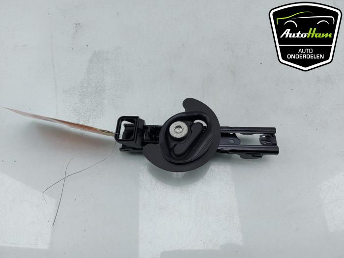 Seatbelt height adjuster