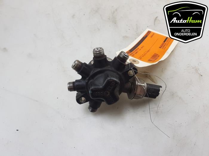 Used Fuel distributor Ford Transit Connect 1.8 TDdi LWB Euro 4 Price € 50,00 Margin scheme offered by AutoHam