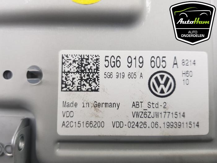 Wyswietlacz jednostki multimedialnej z Volkswagen Polo VI (AW1) 1.0 TSI 12V 2020