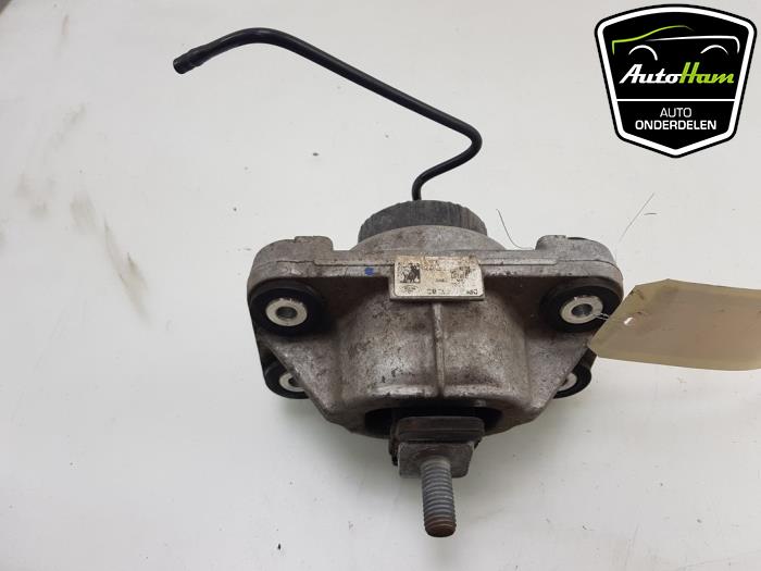 Used Engine mount Landrover Range Rover Sport (LW) 3.0 TDV6 Price € 40,00 Margin scheme offered by AutoHam