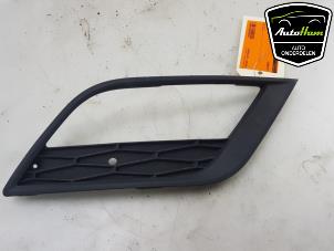 Used Bumper grille Seat Ibiza IV (6J5) 1.2 TSI Price € 10,00 Margin scheme offered by AutoHam