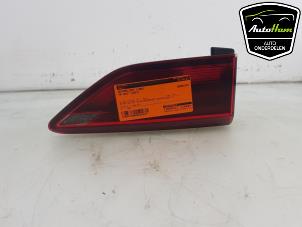 Używane Tylne swiatlo pozycyjne lewe Volkswagen Golf VIII (CD1) 1.5 TSI BlueMotion 16V Cena € 90,00 Procedura marży oferowane przez AutoHam
