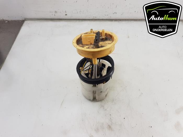 Bomba de alimentación de un Volkswagen Touran (1T3) 1.6 TDI 16V 2015