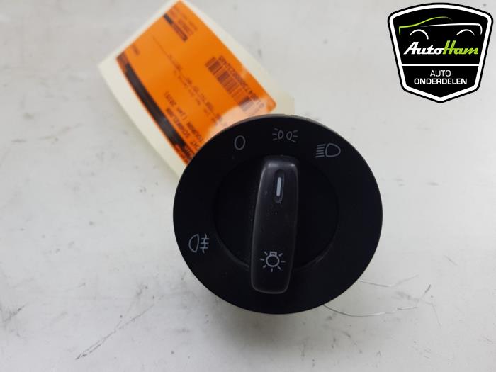 Light switch from a Volkswagen Touran (1T3) 1.6 TDI 16V 2015