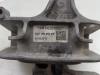 Engine mount from a Seat Leon (5FB) 1.4 TSI Ecomotive 16V 2012