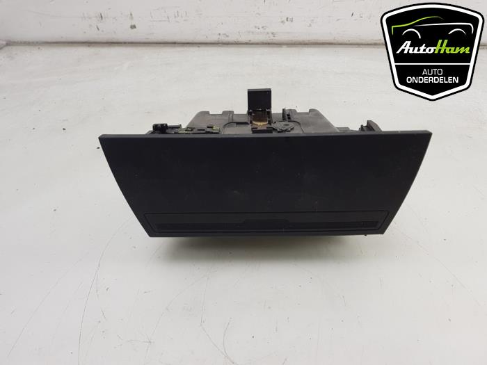 Begagnade Handskfack Seat Leon (5FB) 1.4 TSI Ecomotive 16V Pris € 40,00 Marginaltabell erbjuds av AutoHam