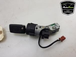Used Ignition lock + key Peugeot 407 SW (6E) 1.8 16V Price € 40,00 Margin scheme offered by AutoHam