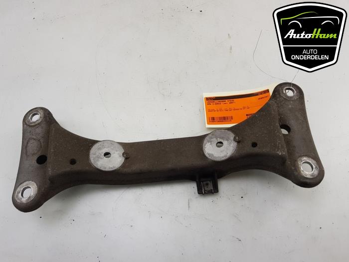 Gearbox mount from a BMW 3 serie (E90) 318i 16V 2007