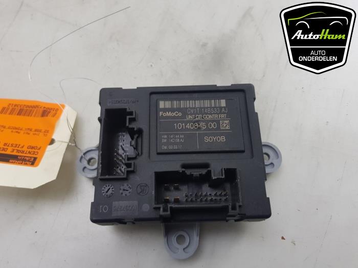 Central door locking module from a Ford Fiesta 6 (JA8) 1.0 EcoBoost 12V 100 2017