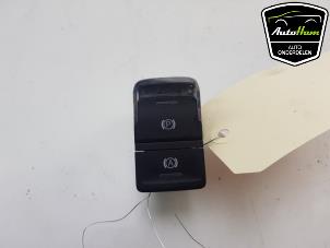 Used Parking brake switch Seat Leon ST (5FF) 1.0 TSI 12V Price € 15,00 Margin scheme offered by AutoHam