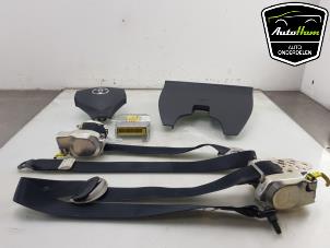 Used Airbag set + module Toyota Corolla Verso (R10/11) 1.8 16V VVT-i Price on request offered by AutoHam