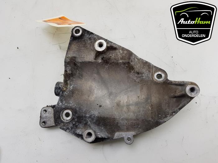 Air conditioning bracket from a Land Rover Range Rover Sport (LW) 2.0 16V P400e 2021