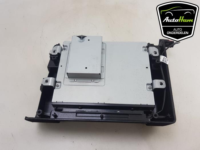 Używane Odtwarzacz CD Landrover Range Rover Sport (LW) 2.0 16V P400e Cena € 350,00 Procedura marży oferowane przez AutoHam