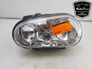 Used Headlight, left Volkswagen Golf IV (1J1) 1.6 16V Price € 35,00 Margin scheme offered by AutoHam