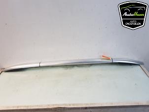 Used Roof rail kit Volkswagen Golf VIII Variant (GC5) 1.0 eTSI 12V Price on request offered by AutoHam