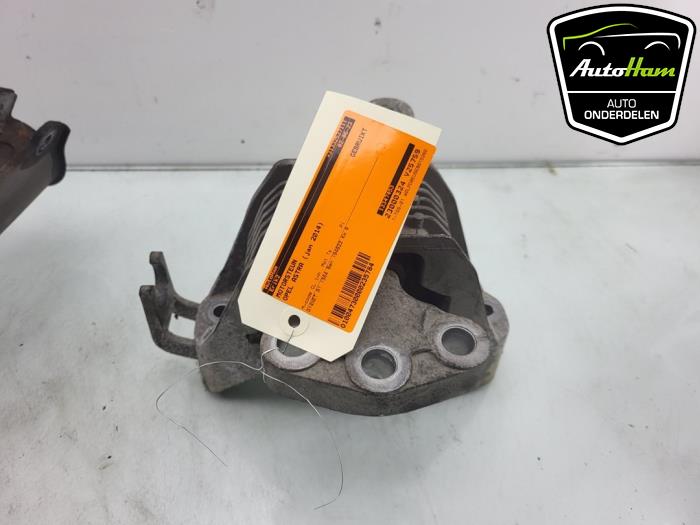 Used Engine mount Opel Astra J Sports Tourer (PD8/PE8/PF8) 1.4 Turbo 16V Price € 15,00 Margin scheme offered by AutoHam