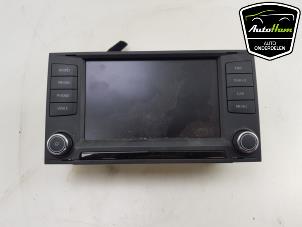 Usados Controlador de pantalla multimedia Seat Ibiza IV (6J5) 1.4 TDI 12V Precio de solicitud ofrecido por AutoHam