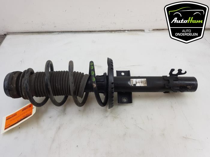 Fronts shock absorber, left from a Seat Ibiza IV (6J5) 1.4 TDI 12V 2017
