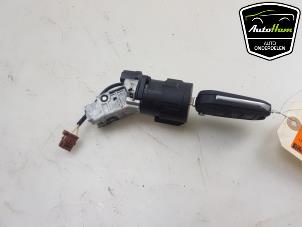 Used Ignition lock + key Opel Corsa F (UB/UH/UP) 1.2 Turbo 12V 100 Price € 50,00 Margin scheme offered by AutoHam