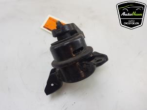 Engine mount from a Hyundai i20 1.4i 16V 2010