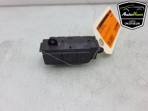 Used Light switch Skoda Octavia Combi (NXAC) 2.0 TDI 16V Price € 15,00 Margin scheme offered by AutoHam