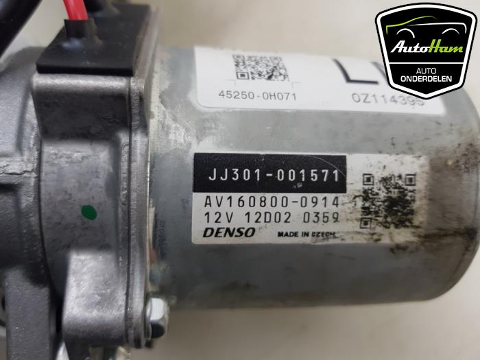 Electric power steering unit from a Peugeot 108 1.0 12V VVT-i 2021