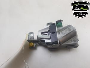 Used Electronic ignition key Volvo S60 II (FS) 2.0 D3 20V Price € 30,00 Margin scheme offered by AutoHam
