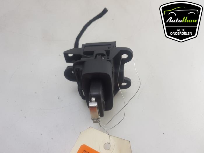 Używane Stacyjka + Kluczyk Volvo S60 II (FS) 2.0 D3 20V Cena € 35,00 Procedura marży oferowane przez AutoHam