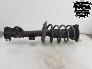 Used Fronts shock absorber, left Mercedes Vito (639.6) 2.2 110 CDI 16V Euro 5 Price € 75,00 Margin scheme offered by AutoHam