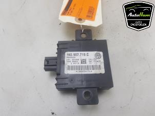 Usagé Module alarme Volkswagen Caddy III (2KA,2KH,2CA,2CH) 2.0 TDI DPF Prix € 15,00 Règlement à la marge proposé par AutoHam